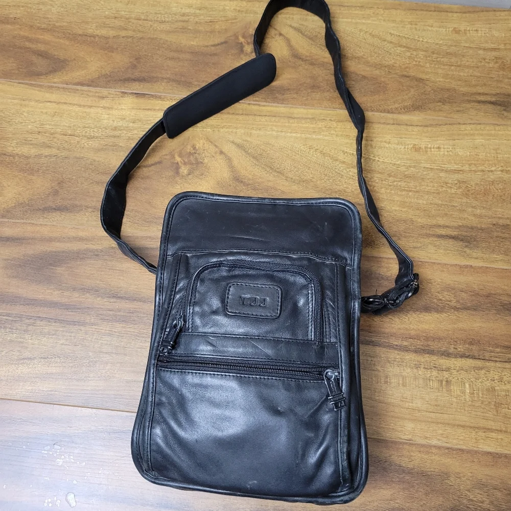 Vintage Tumi Leather Crossbody Carryall Bag Organizer Black Leather Pockets
